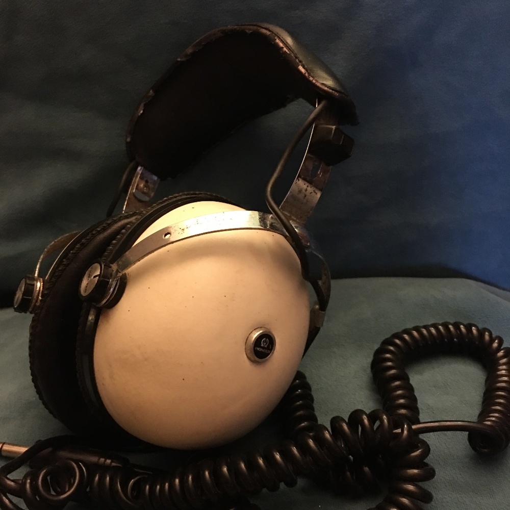 Pioneer SE 50 headphones